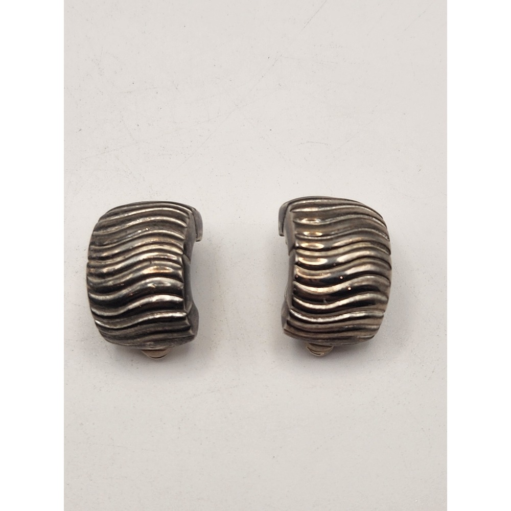 Givenchy Vintage Ribbed Silver Tone Clip On Earrings Paris New York 4G Logo‎